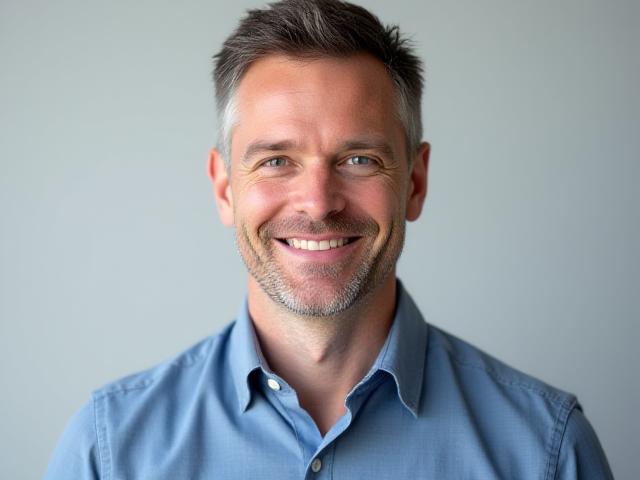 Professionelles Porträt von Thomas Gruber, Ernährungsberater